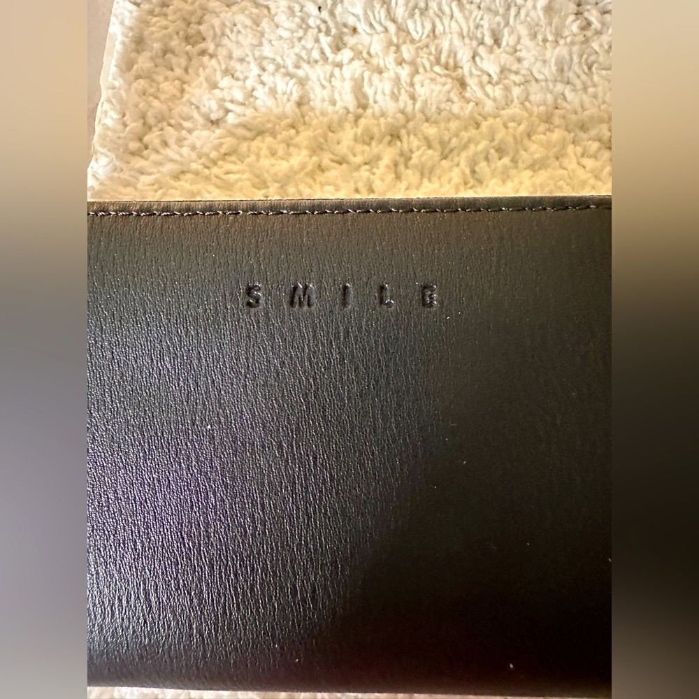 Smile black accordion style card holder